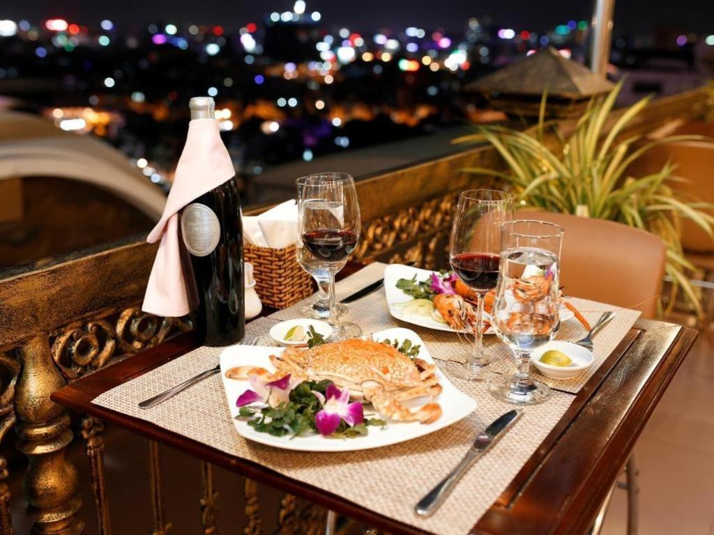 โรงแรมนิวแปซิฟิก โฮจิมินห์ซิตี้ ภายนอก รูปภาพ